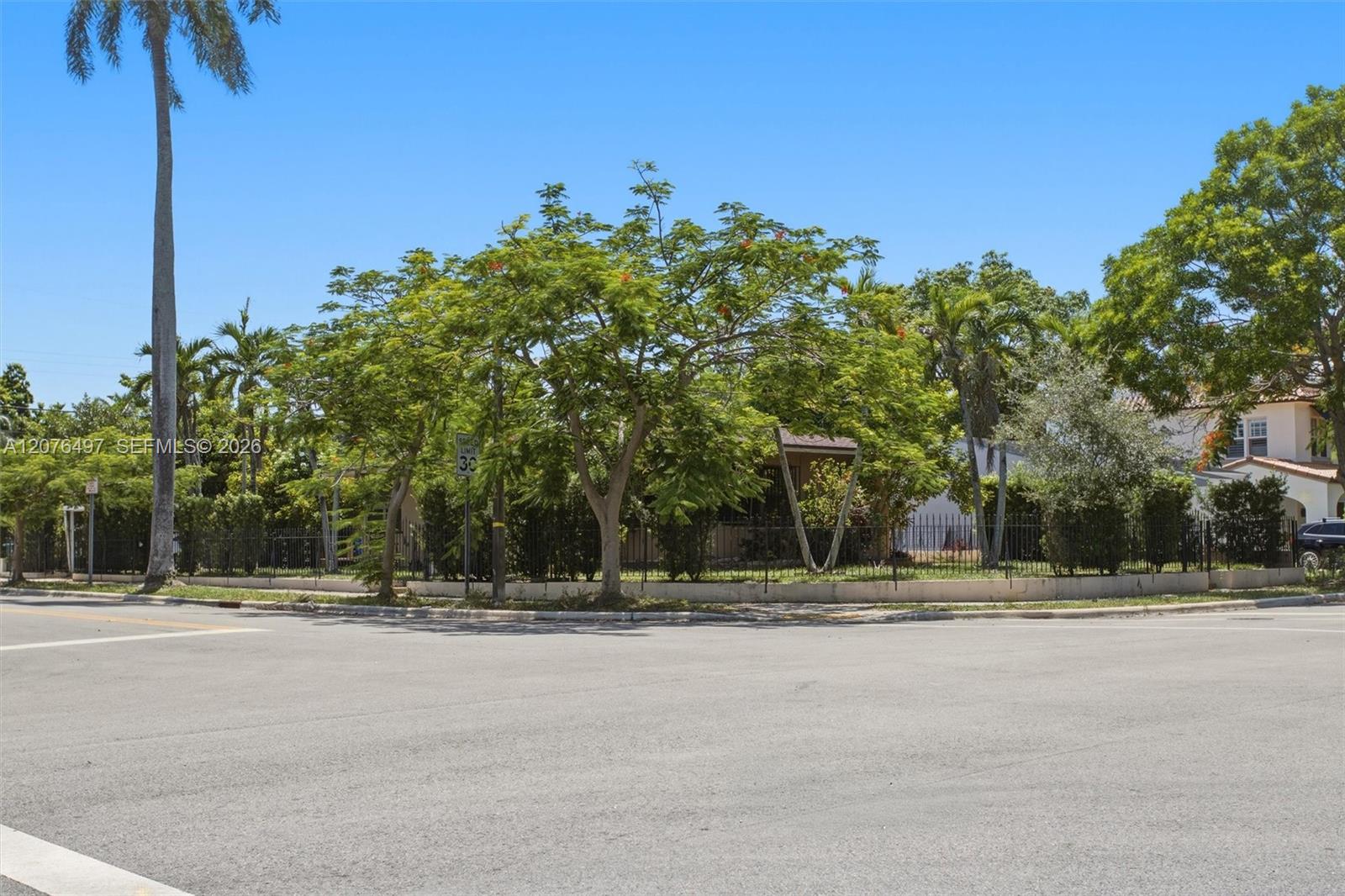 1200 Sw 18th Avenue Property Photo 2