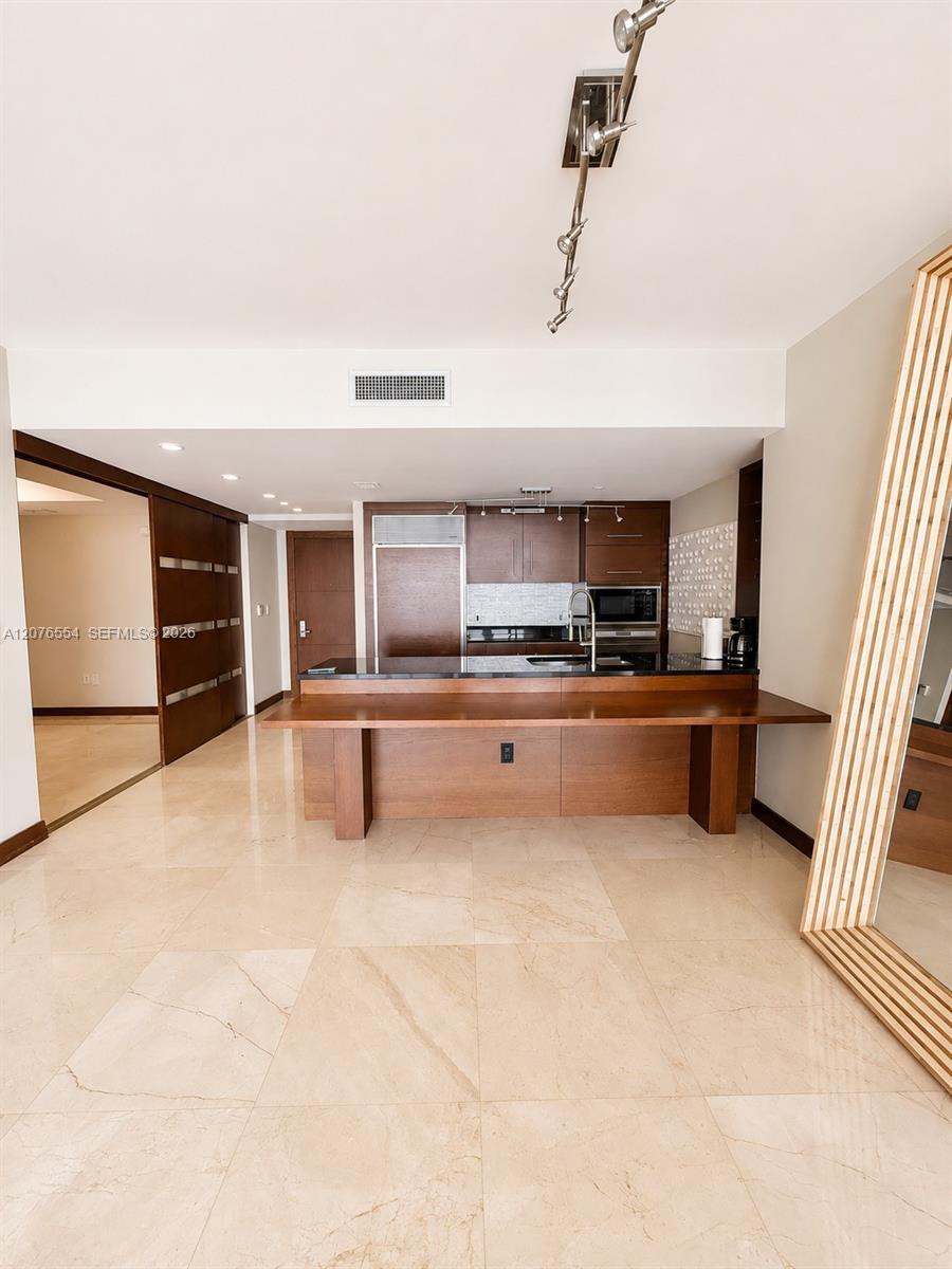 465 Brickell Avenue 5605 Property Photo 8