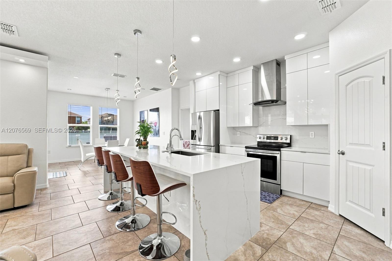2050 Beacon Landing Circle Property Photo 6