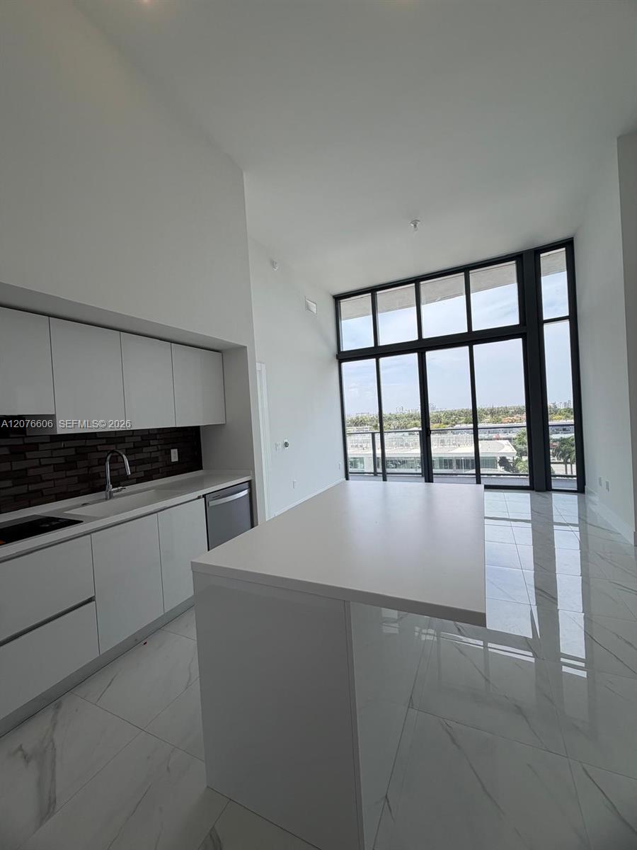 1170 E Hallandale Beach Boulevard 607 Property Photo 5