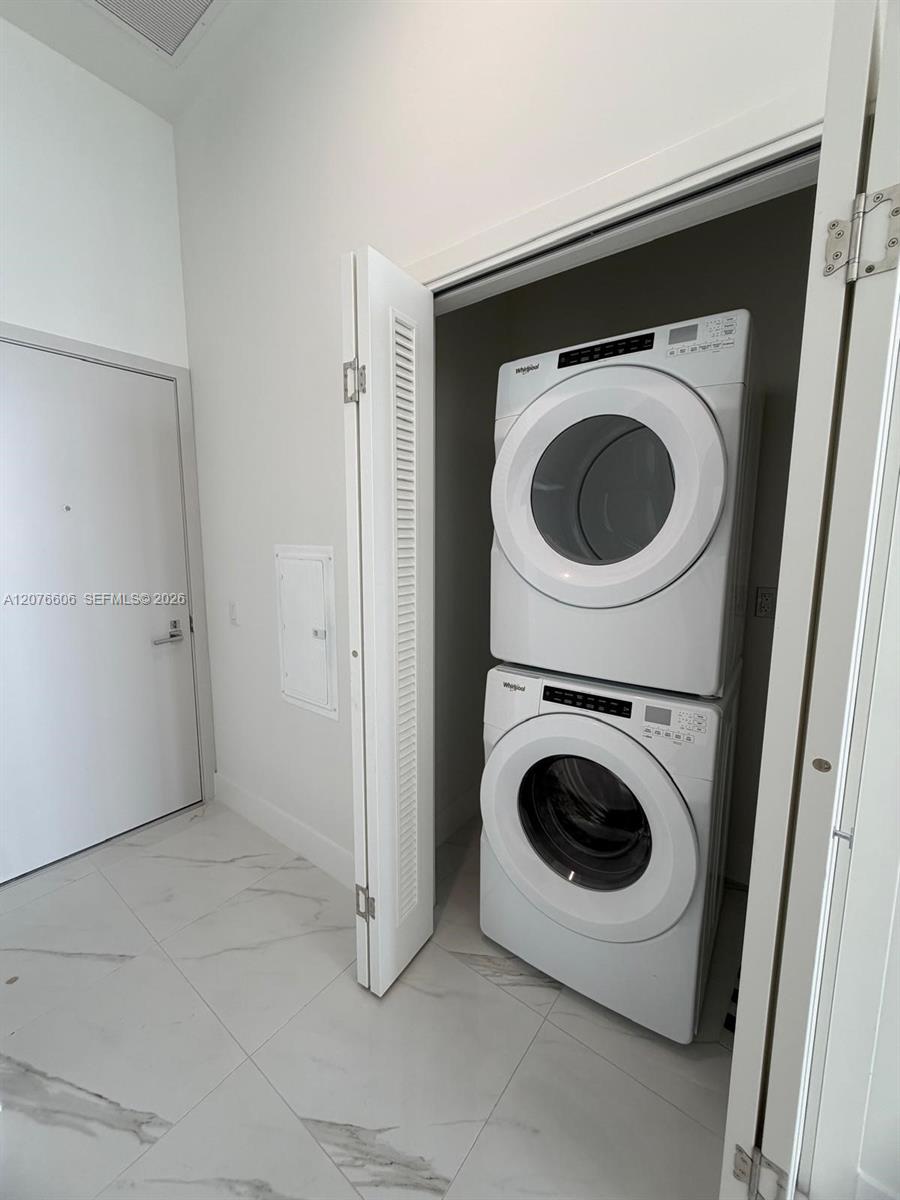 1170 E Hallandale Beach Boulevard 607 Property Photo 15