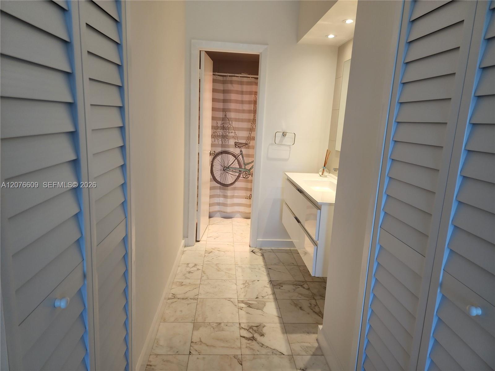 300 Bayview Drive 1608 Property Photo 10