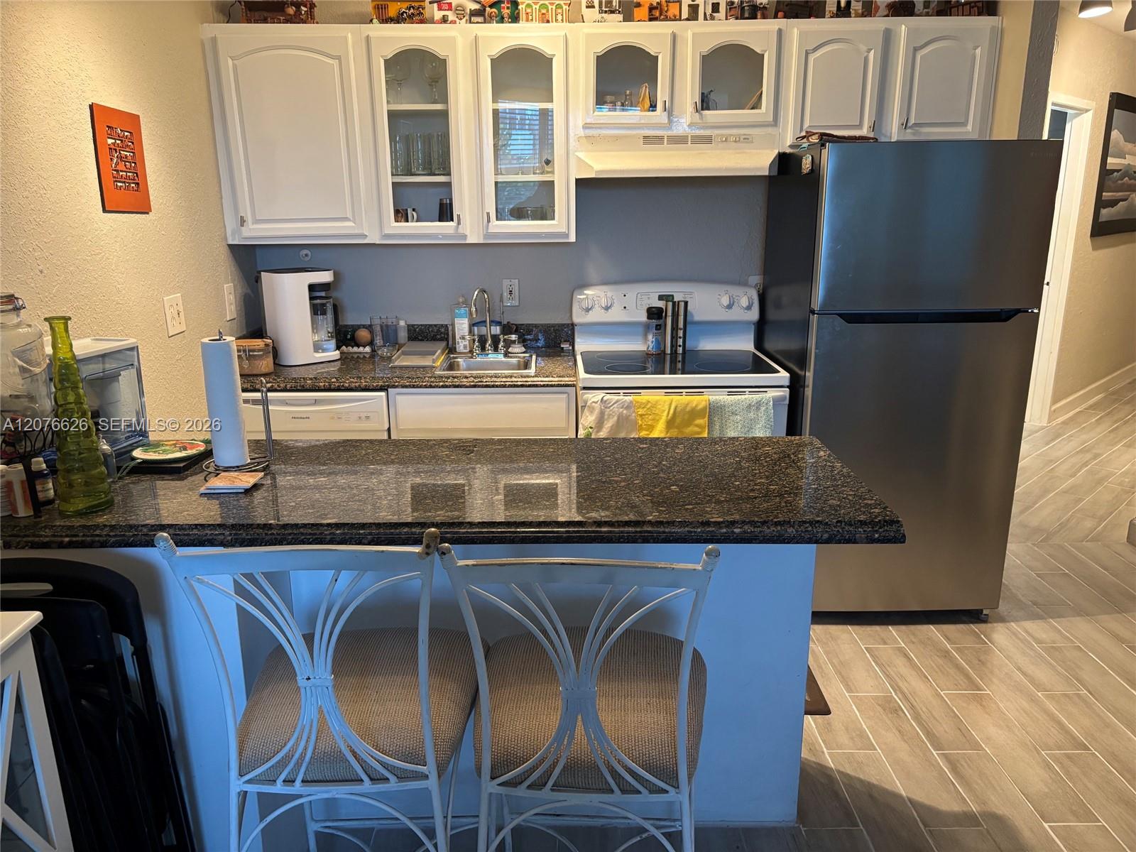 A12076626 Property Photo 10