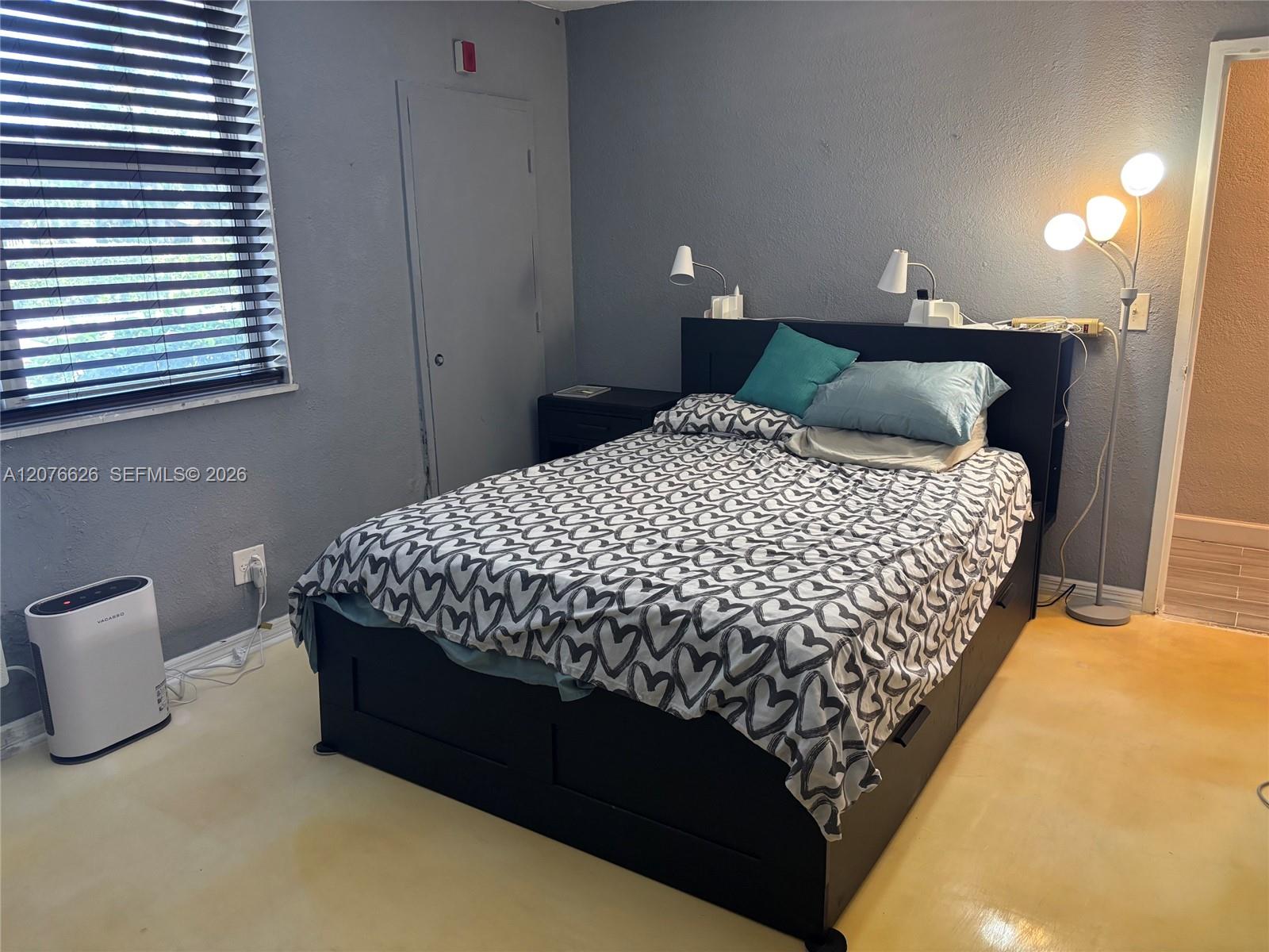 A12076626 Property Photo 12
