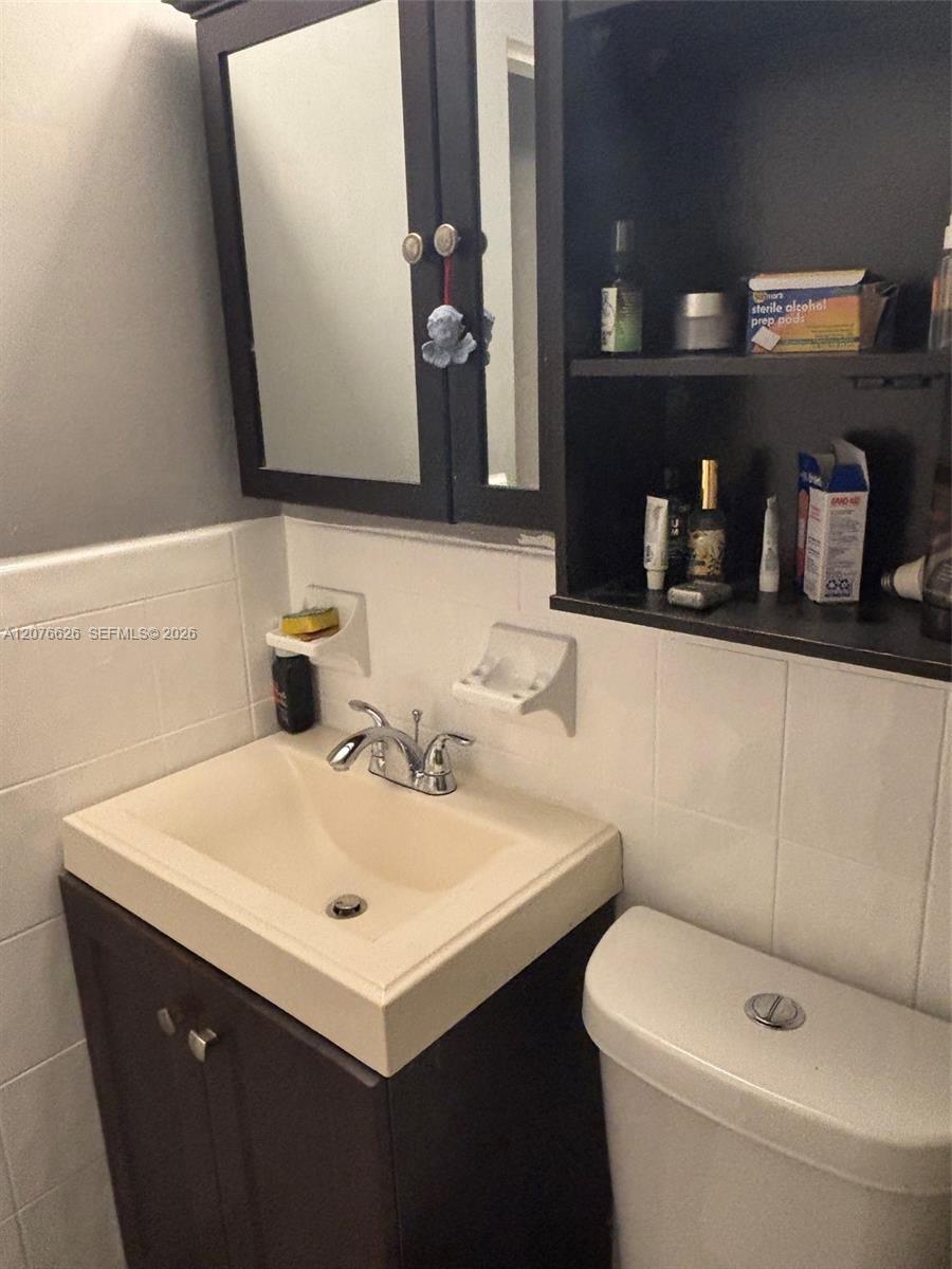 A12076626 Property Photo 17
