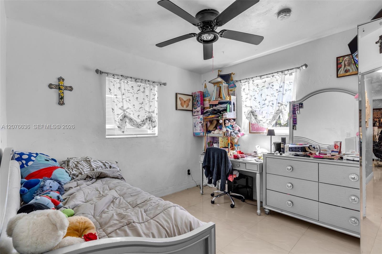 A12076636 Property Photo 4