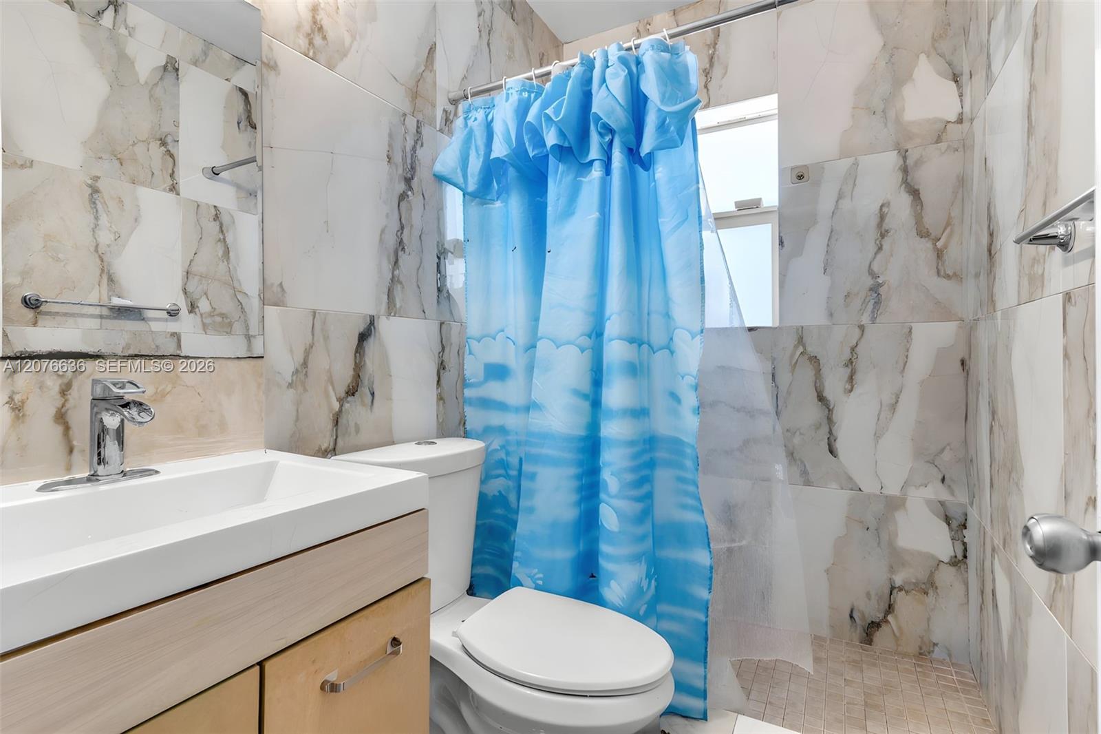 A12076636 Property Photo 5