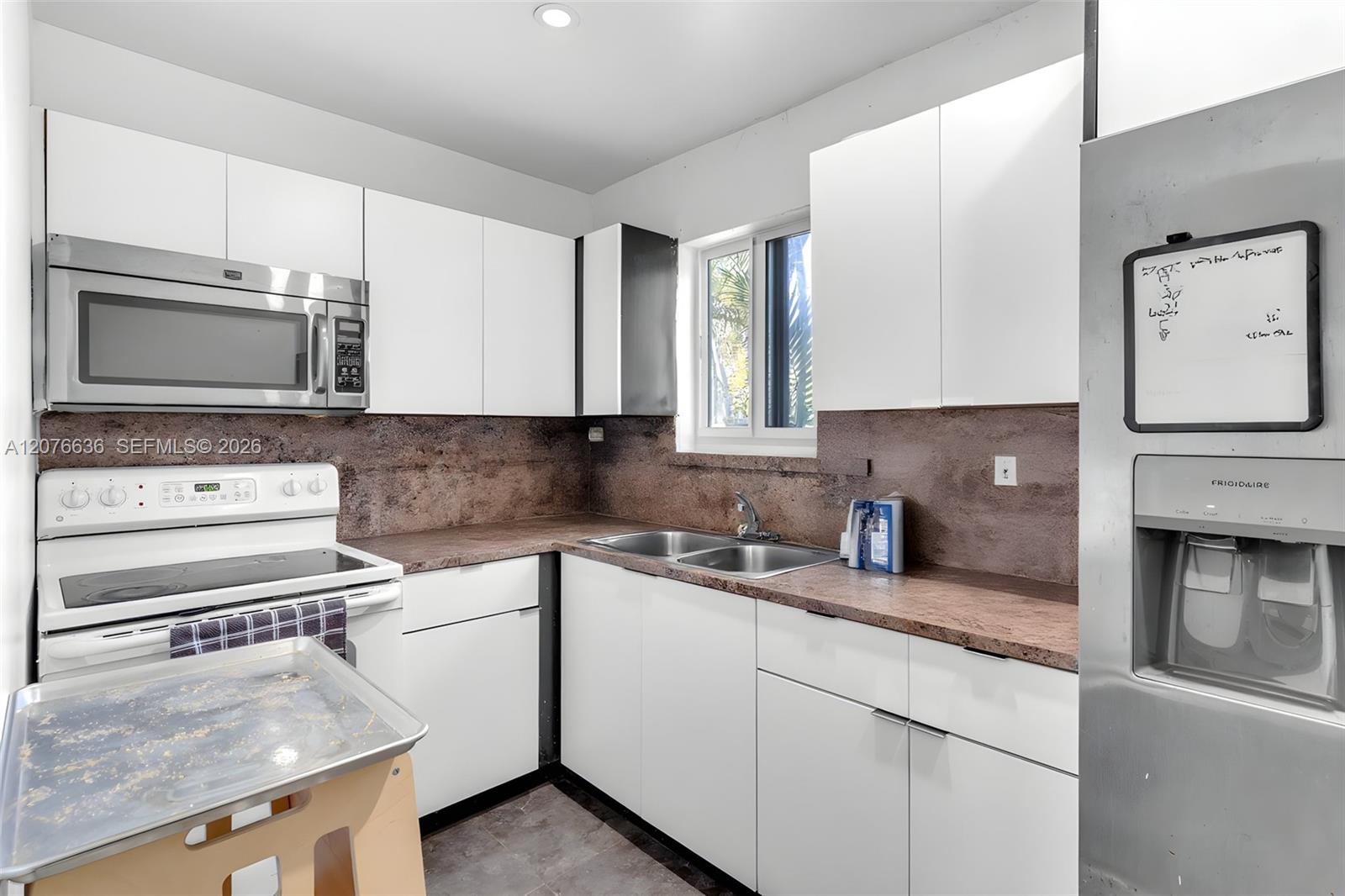 A12076636 Property Photo 8