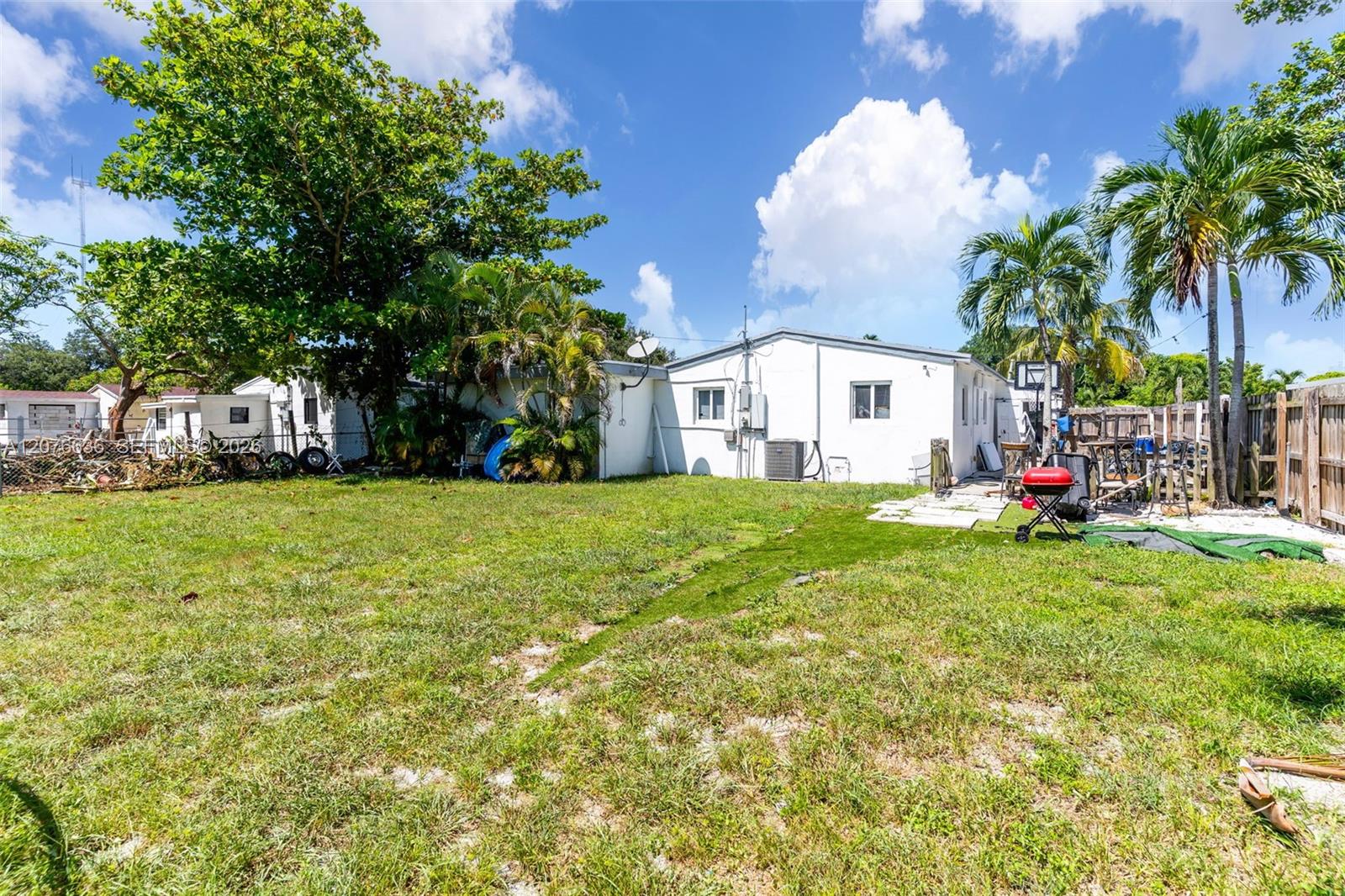 A12076636 Property Photo 11
