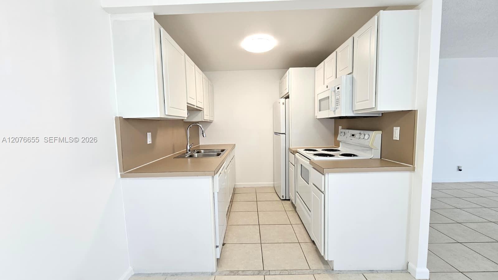 4034 Exeter B 4034 Property Photo 5