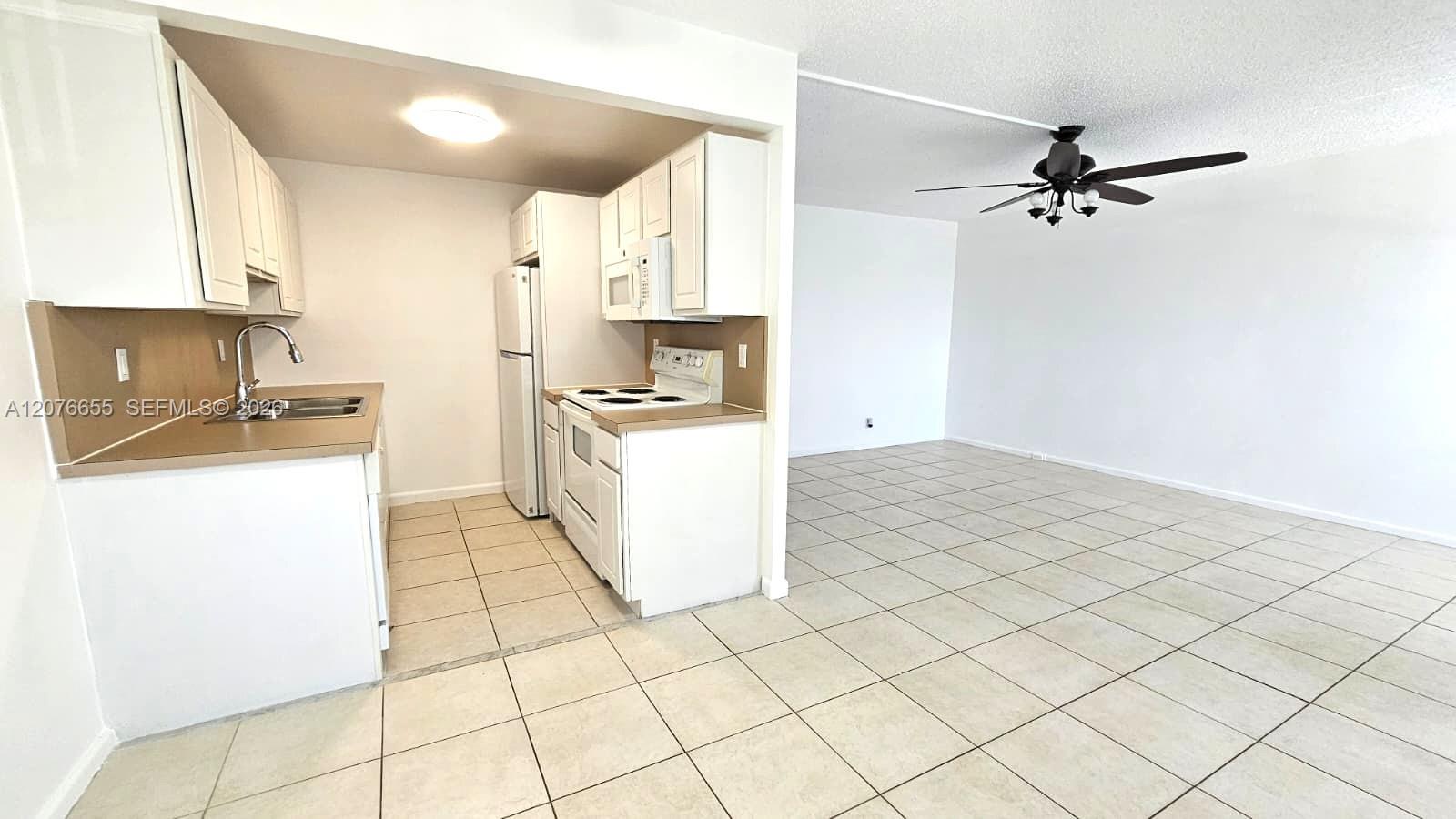 4034 Exeter B 4034 Property Photo 6