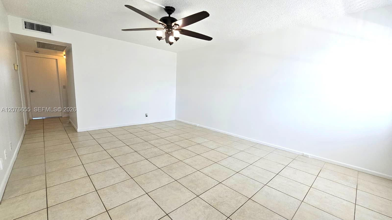 4034 Exeter B 4034 Property Photo 7