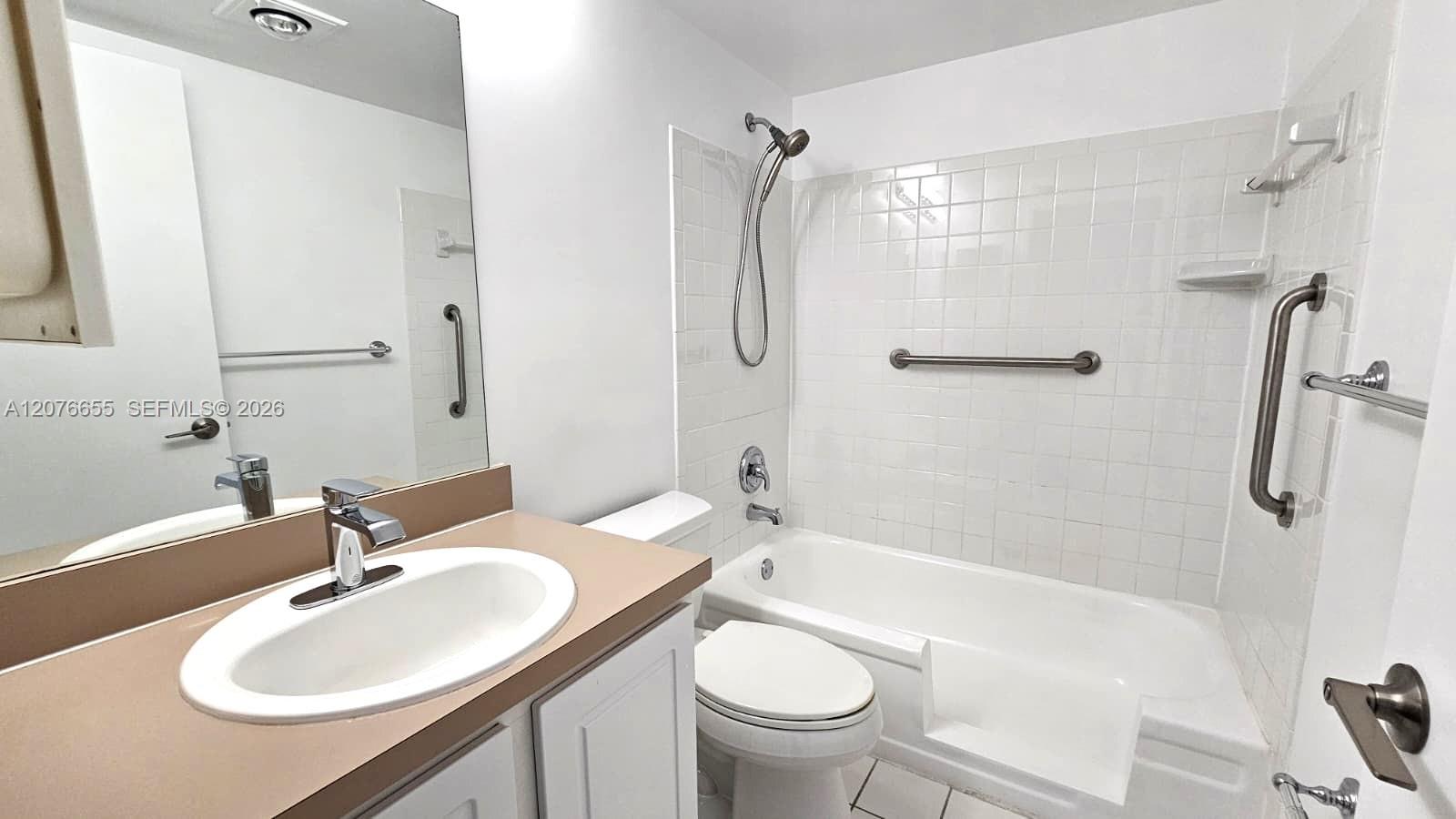 4034 Exeter B 4034 Property Photo 10