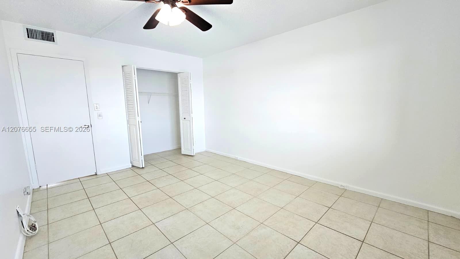 4034 Exeter B 4034 Property Photo 12