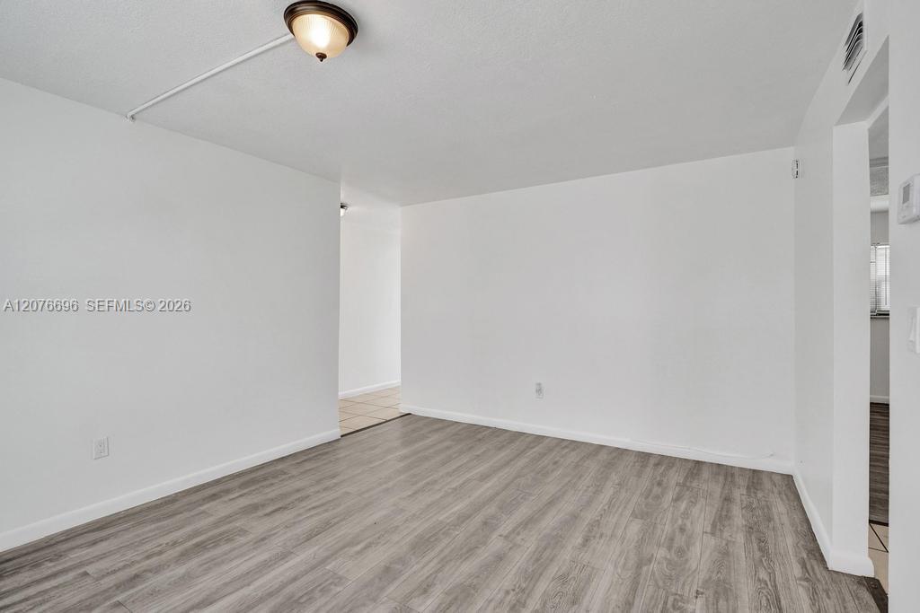 4511 Treehouse Lane B Property Photo 10
