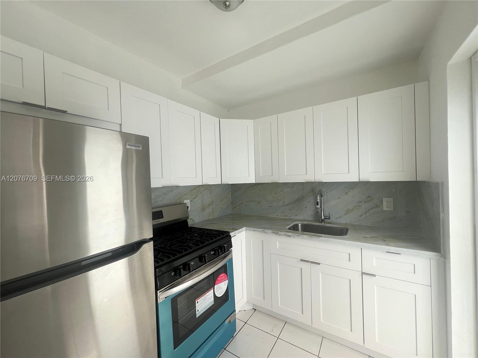 A12076709 Property Photo 6
