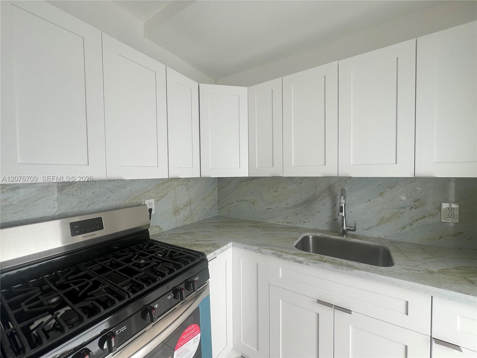 A12076709 Property Photo 8