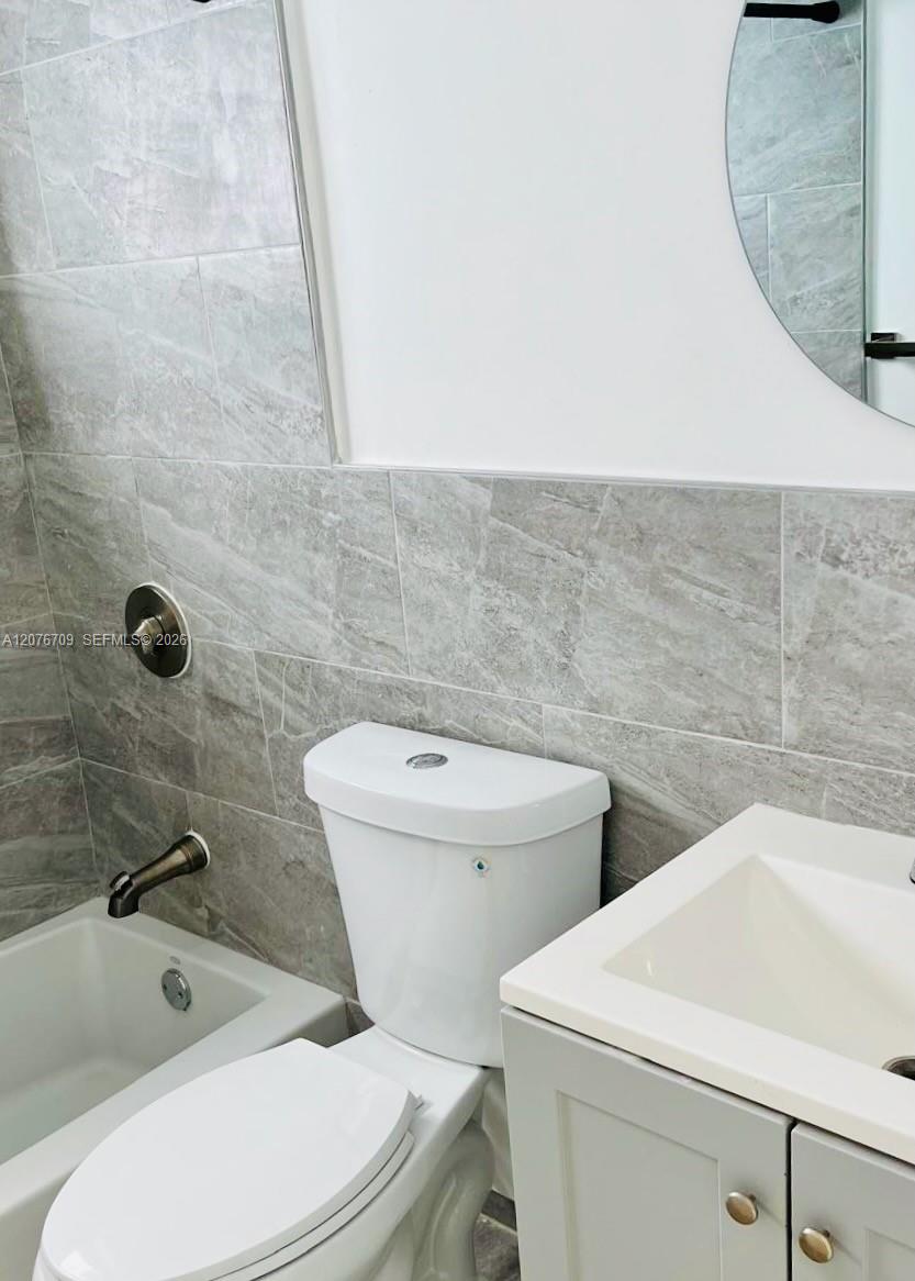 A12076709 Property Photo 9