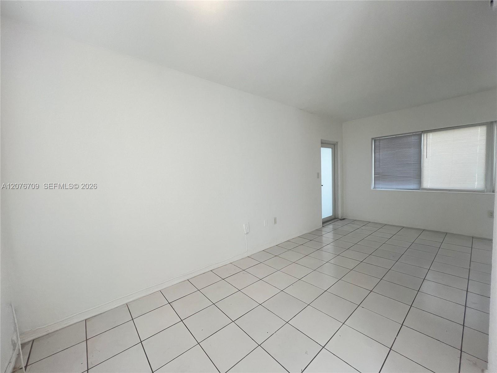 A12076709 Property Photo 17