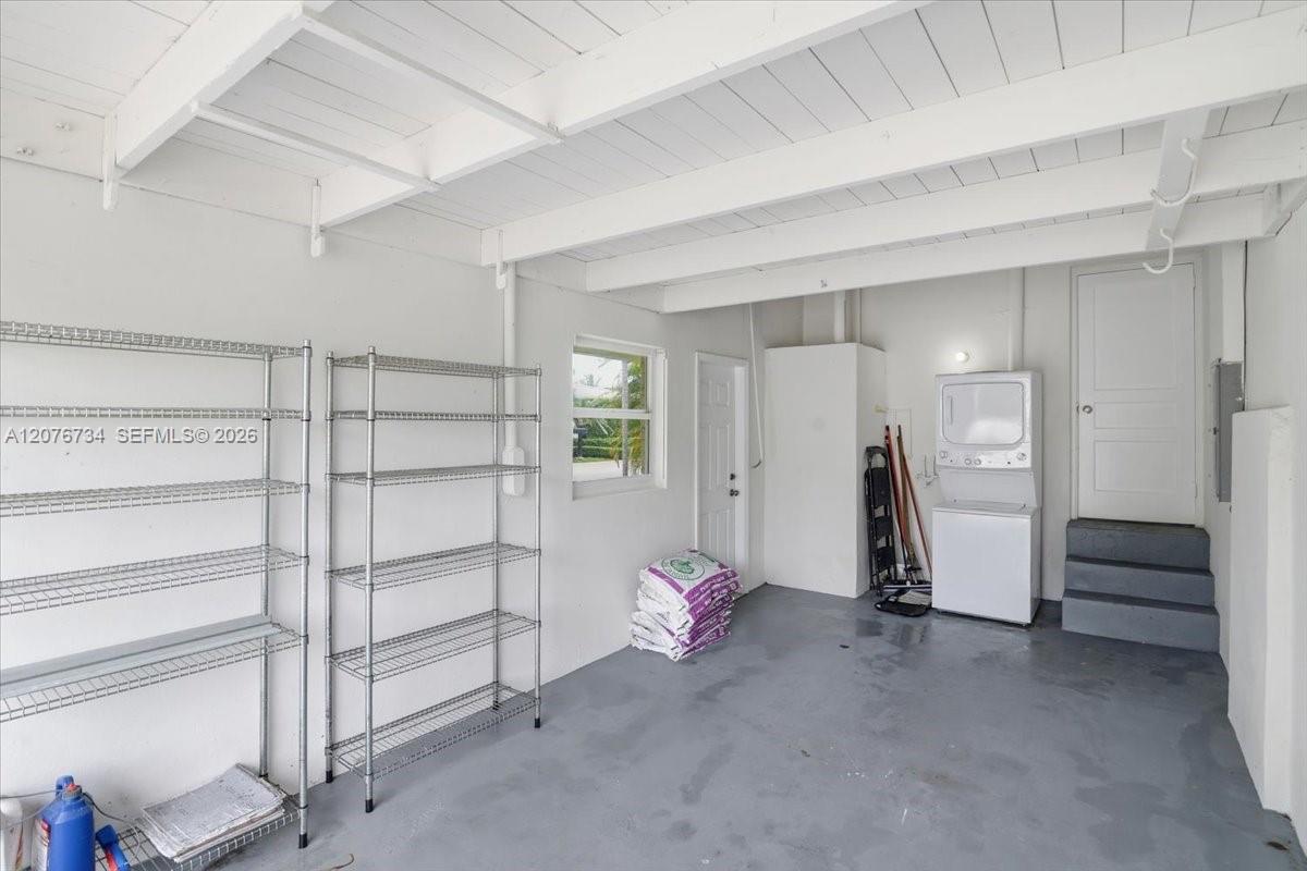 8975 Froude Avenue Property Photo 27