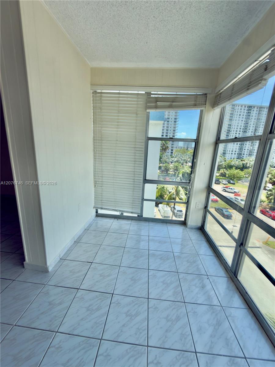 17560 Atlantic Boulevard 503 Property Photo 6