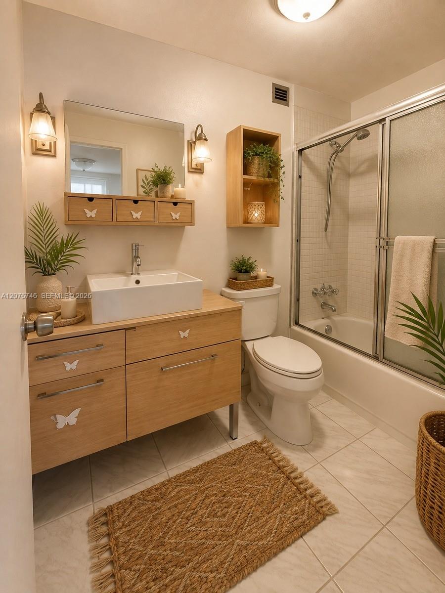17560 Atlantic Boulevard 503 Property Photo 8