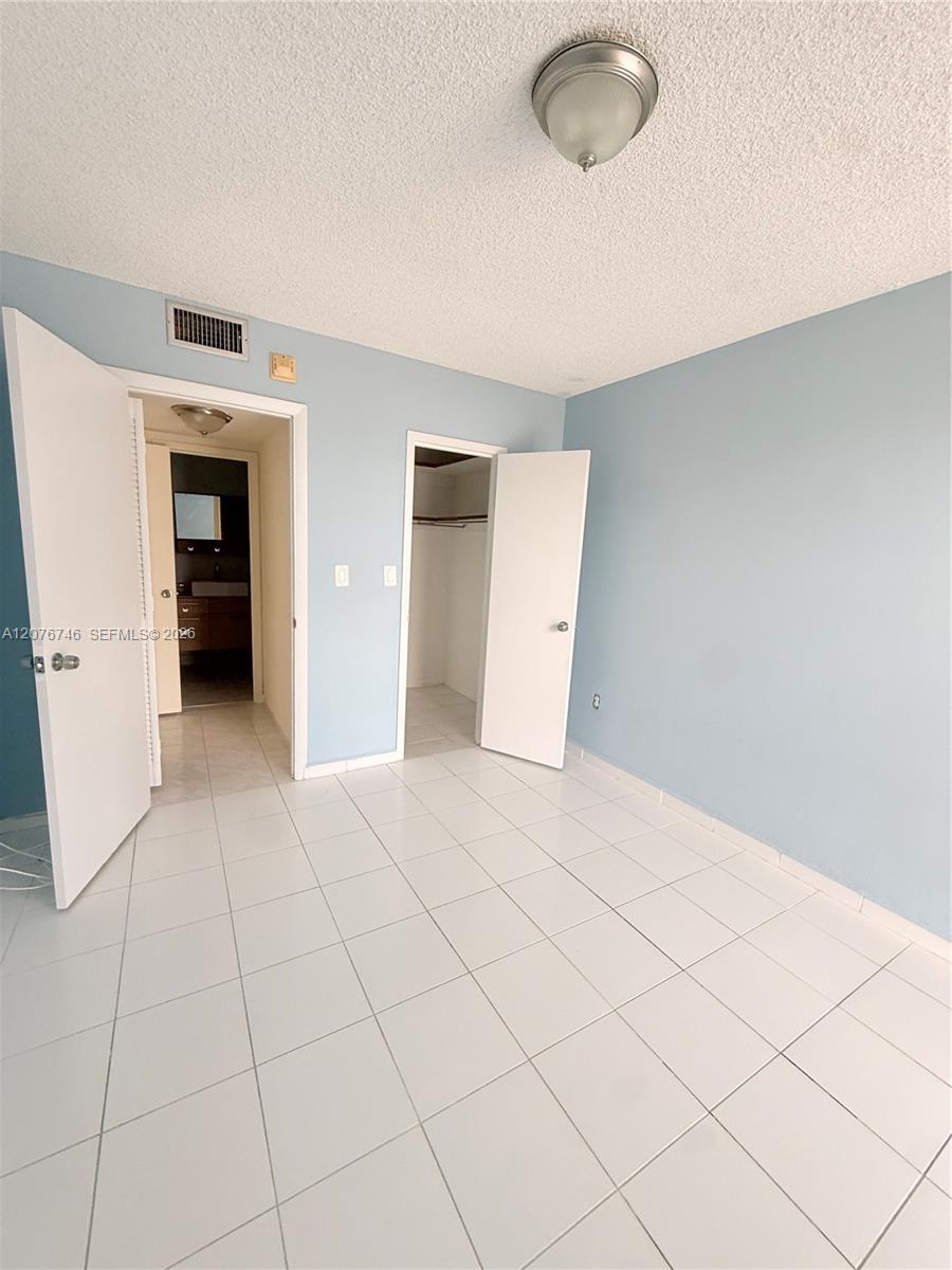 17560 Atlantic Boulevard 503 Property Photo 9