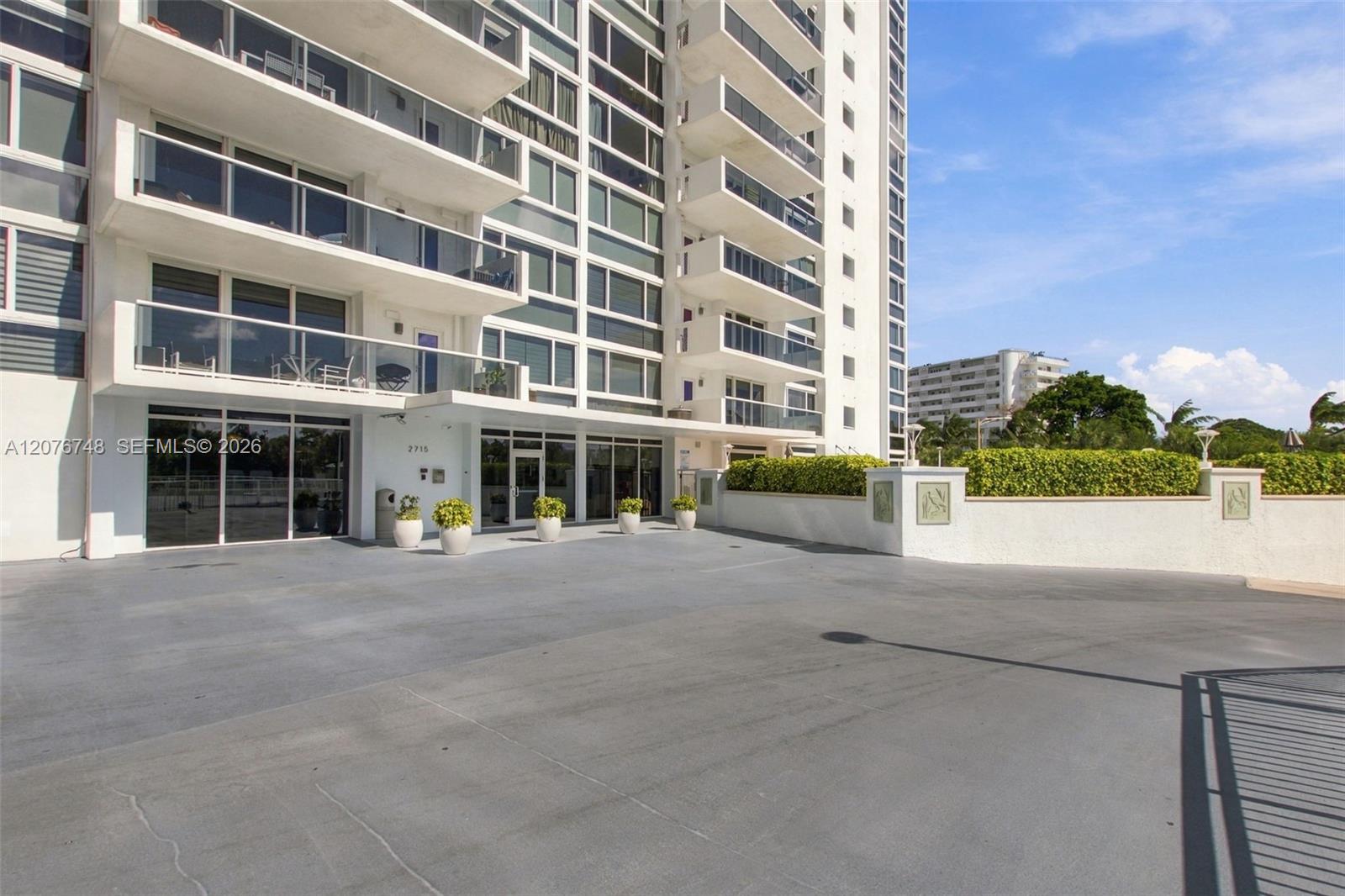 2715 N Ocean Boulevard 2C Property Photo 1