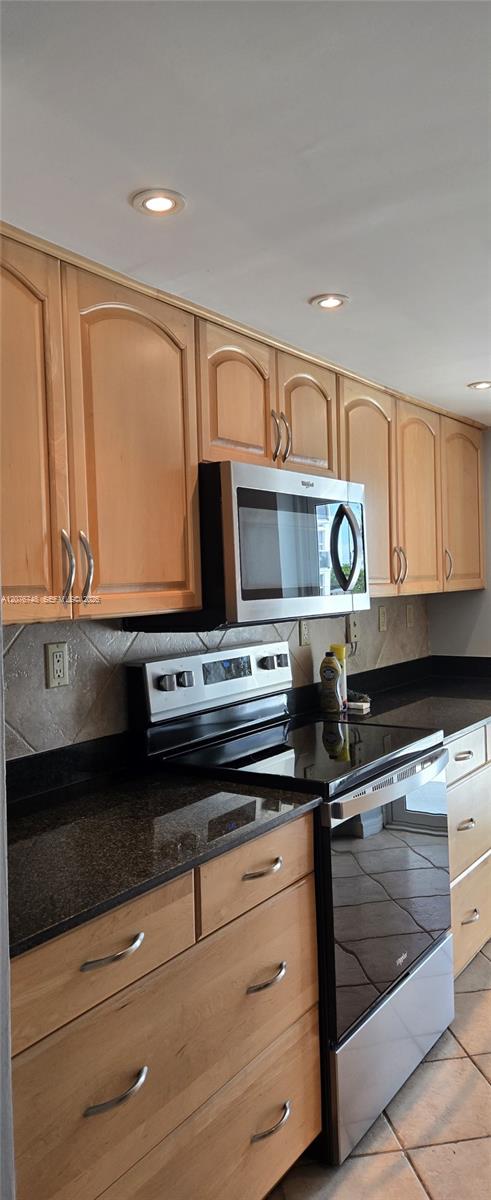 A12076748 Property Photo 3