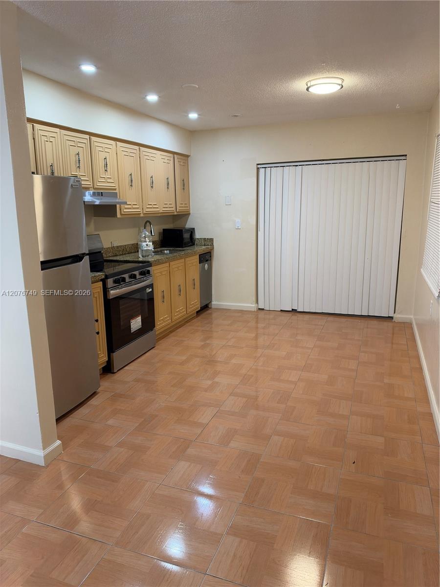 6035 Sw 39th Street 1 Property Photo 7