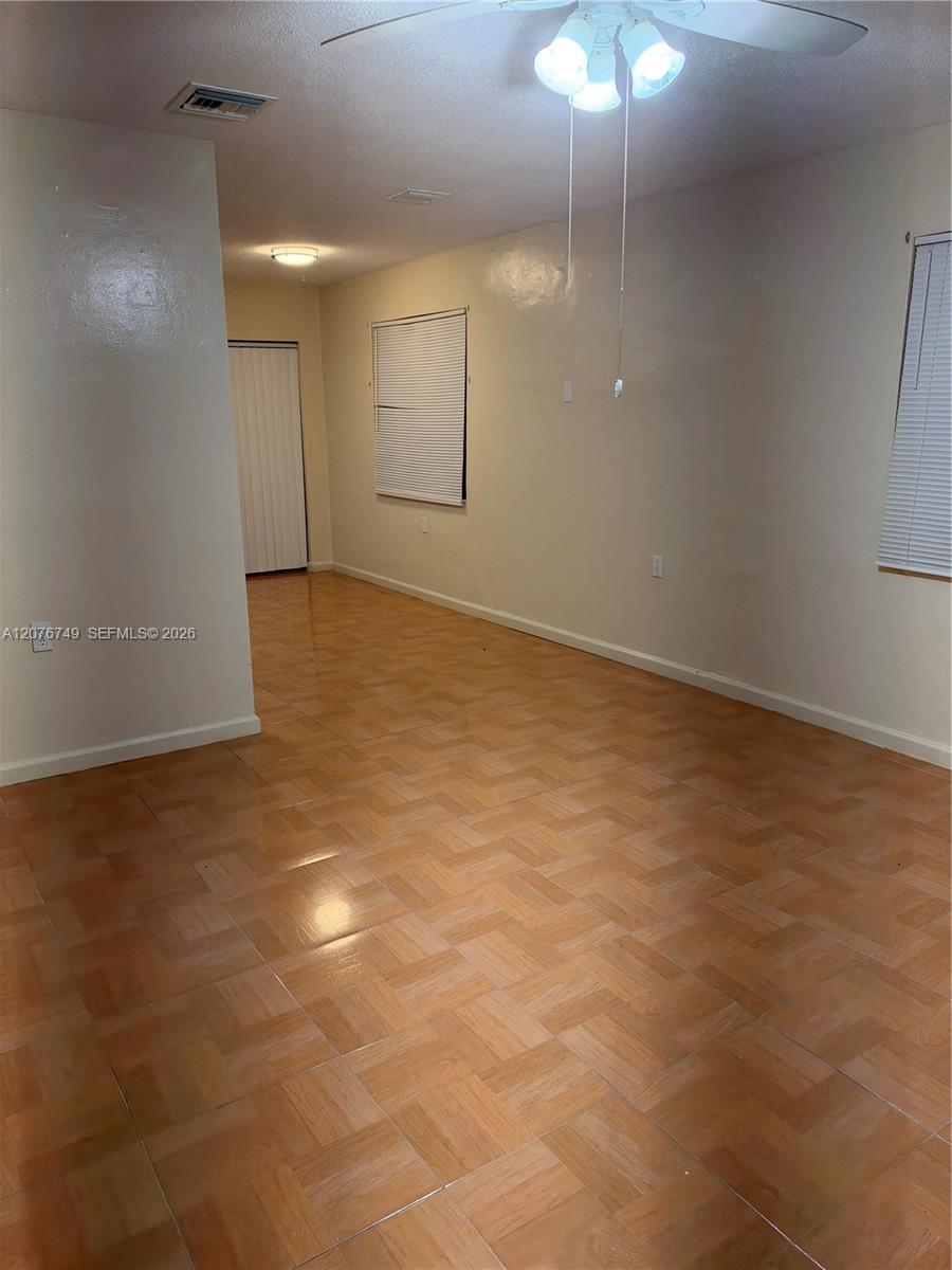 6035 Sw 39th Street 1 Property Photo 10