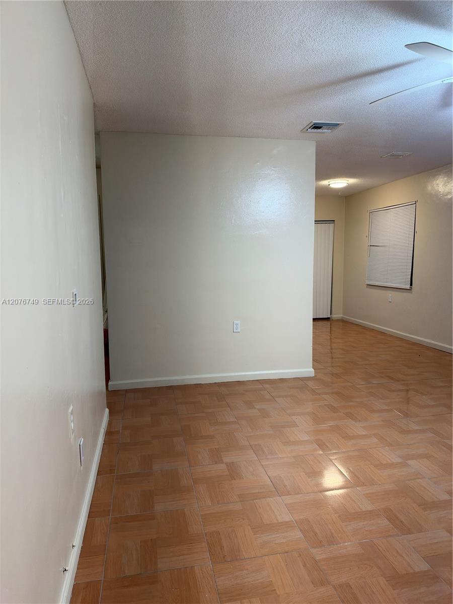6035 Sw 39th Street 1 Property Photo 11