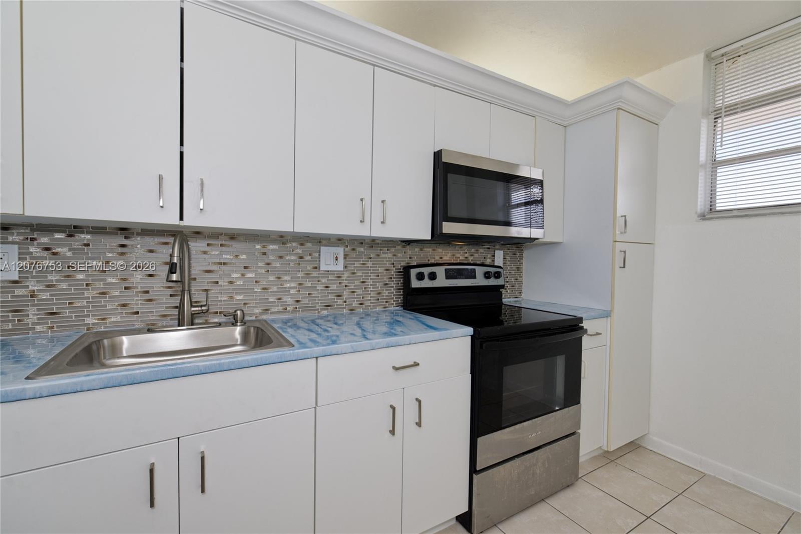 2903 N Miami Beach Boulevard 806 Property Photo 7