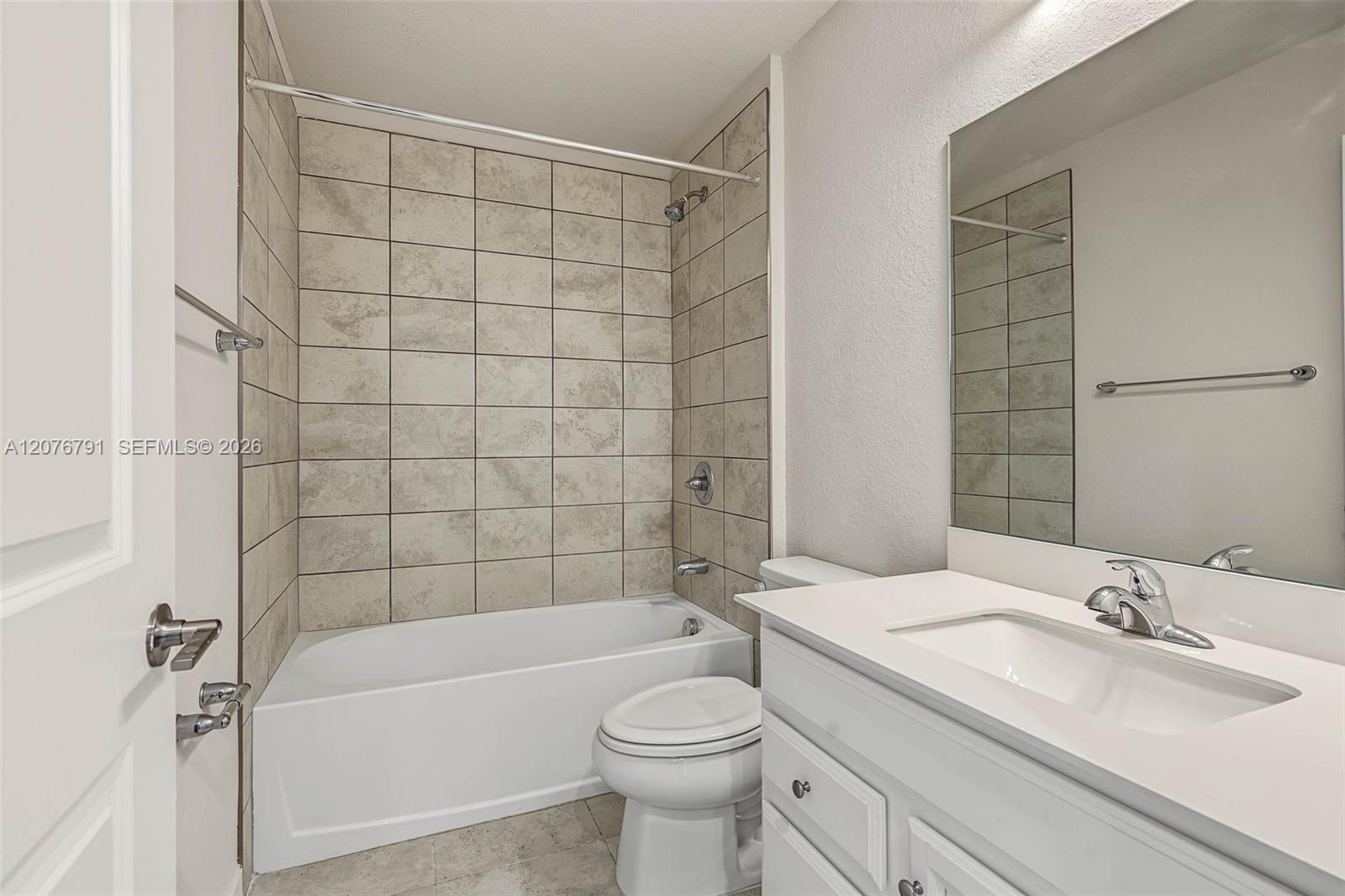 446 Nw 11th Avenue 446 Property Photo 17