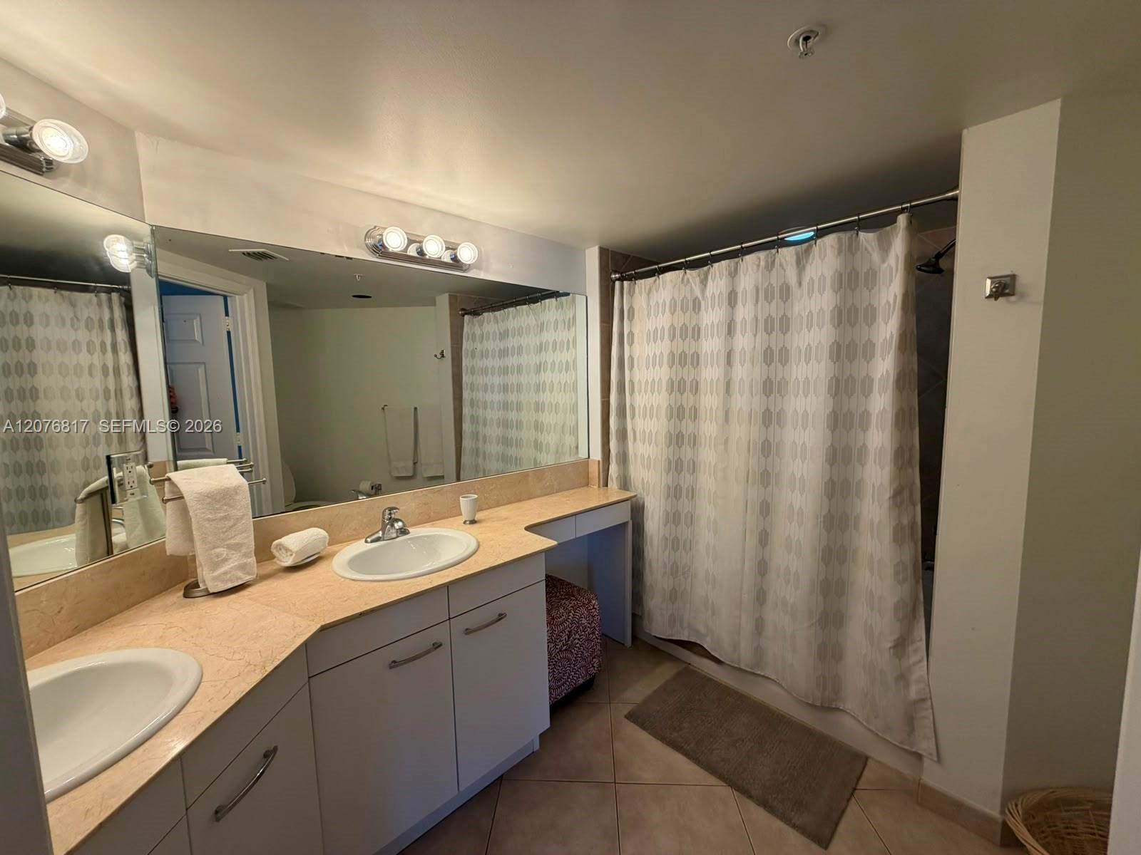 A12076817 Property Photo 20