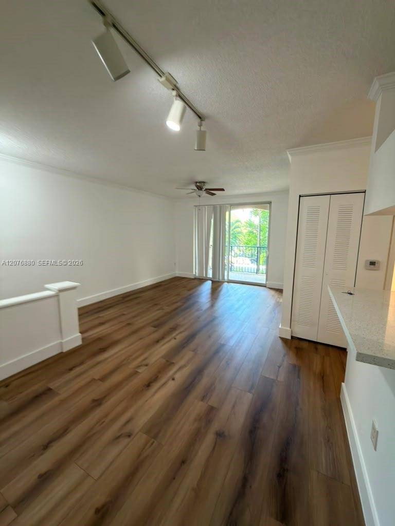 17145 N Bay Road 4202 Property Photo 3