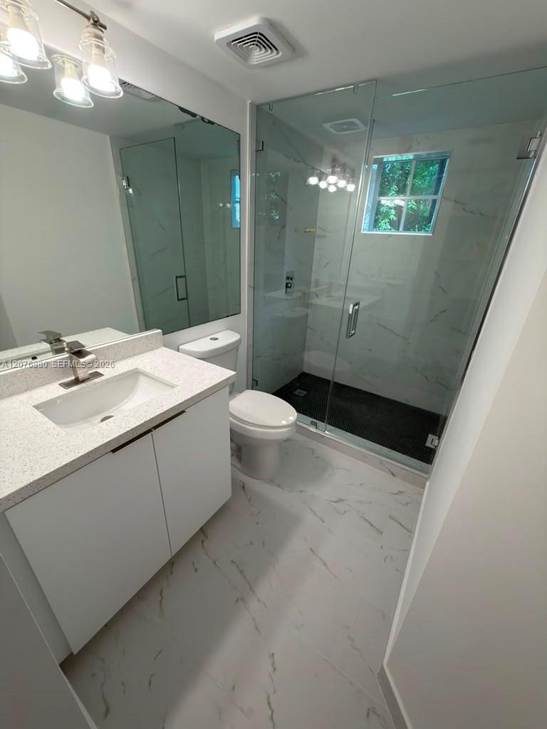 17145 N Bay Road 4202 Property Photo 5