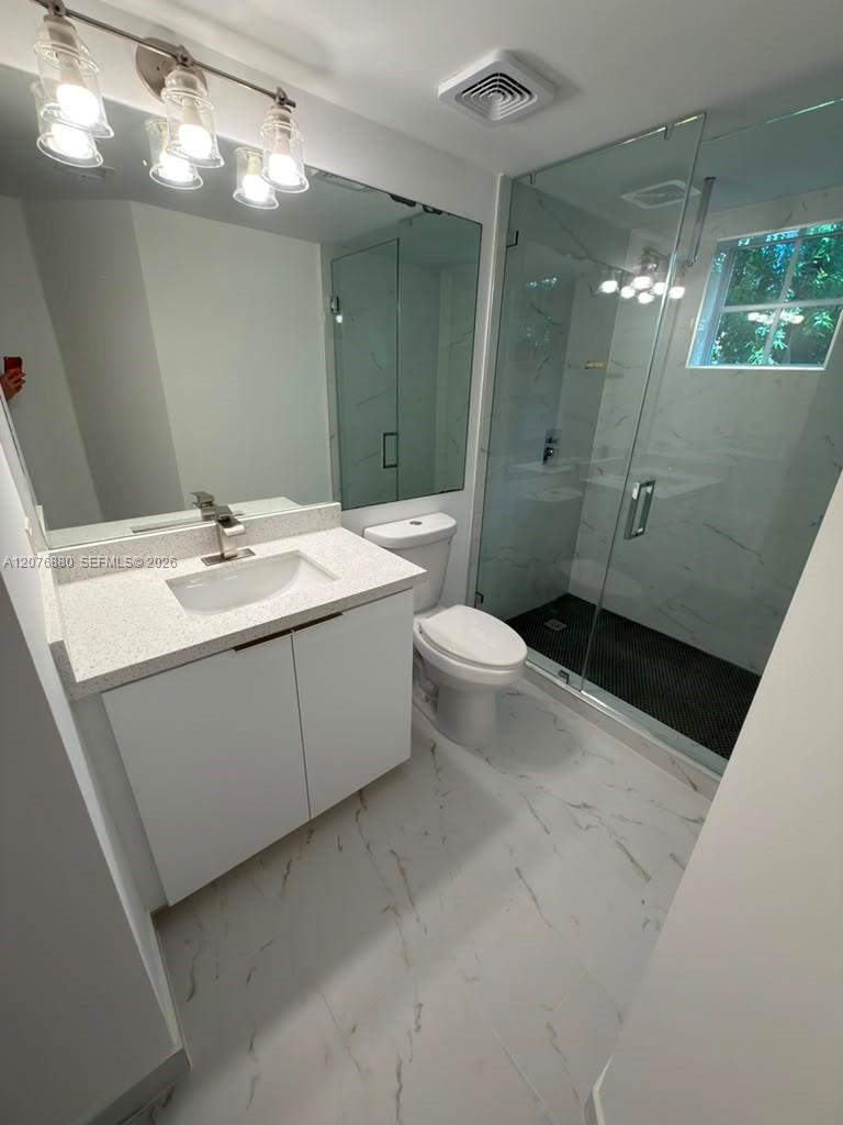 17145 N Bay Road 4202 Property Photo 6
