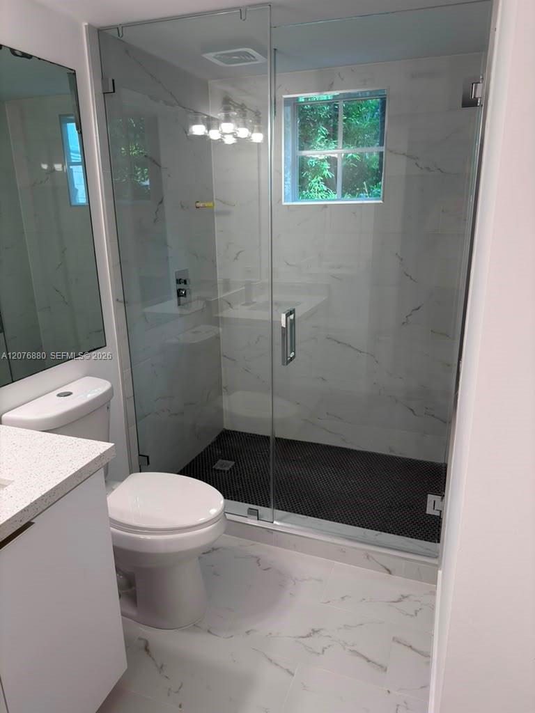 17145 N Bay Road 4202 Property Photo 7