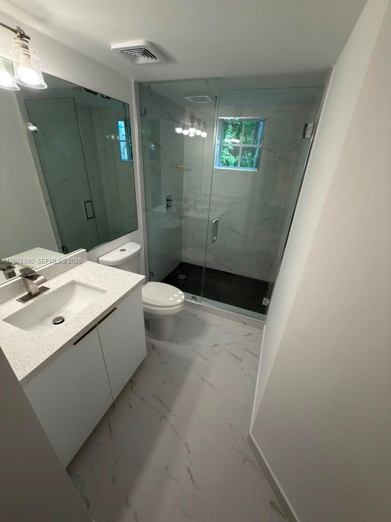 17145 N Bay Road 4202 Property Photo 10