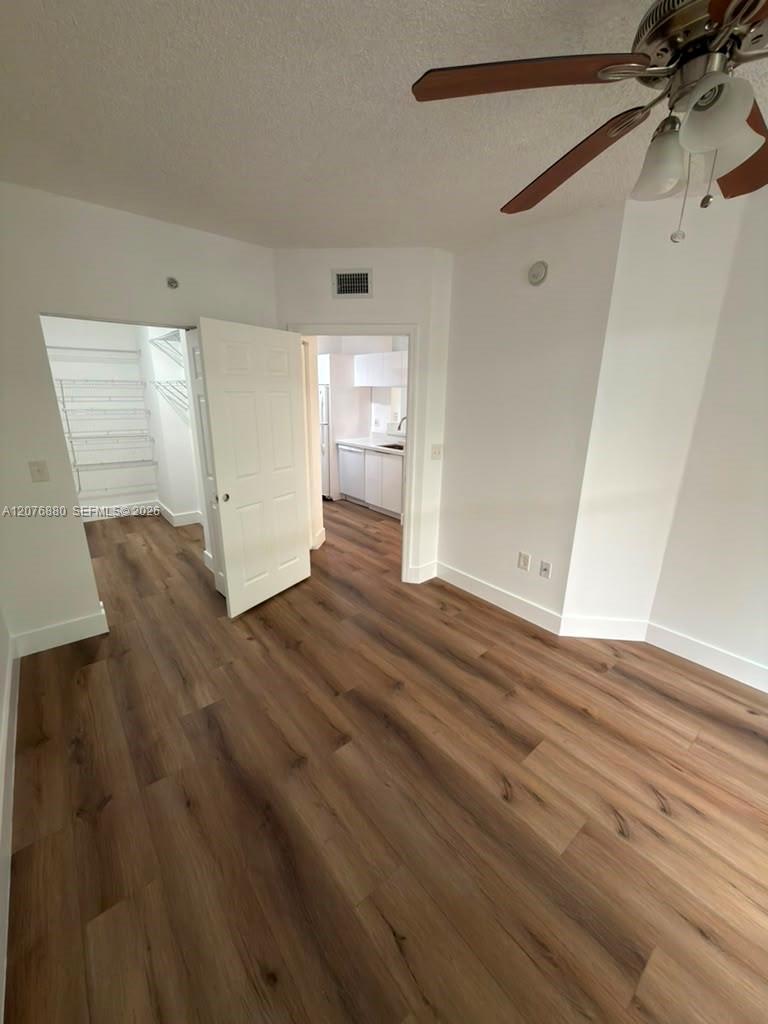 17145 N Bay Road 4202 Property Photo 13