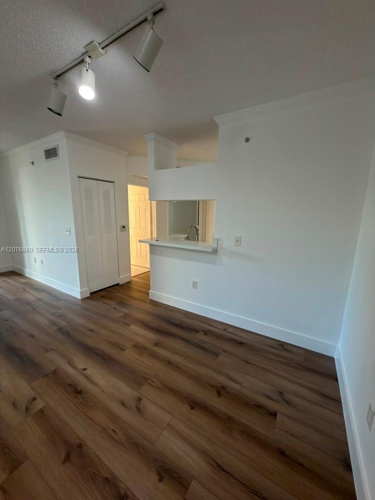 17145 N Bay Road 4202 Property Photo 23