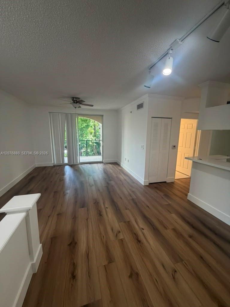 17145 N Bay Road 4202 Property Photo 24