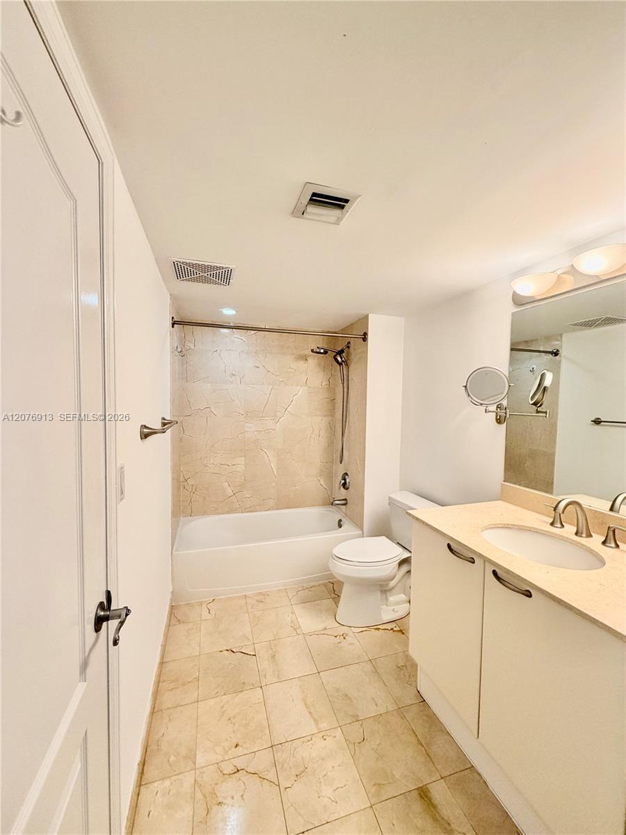 2101 Brickell Avenue 1805 Property Photo 30