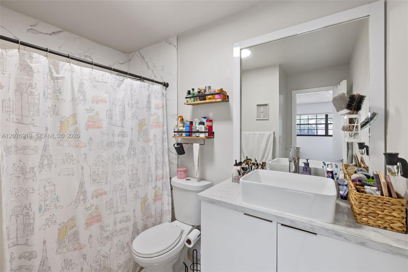 827 Ne 199th Street 206 Property Photo 24