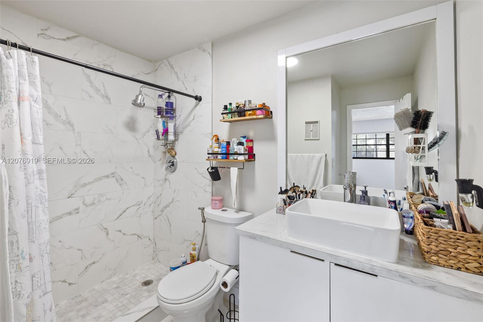 827 Ne 199th Street 206 Property Photo 25