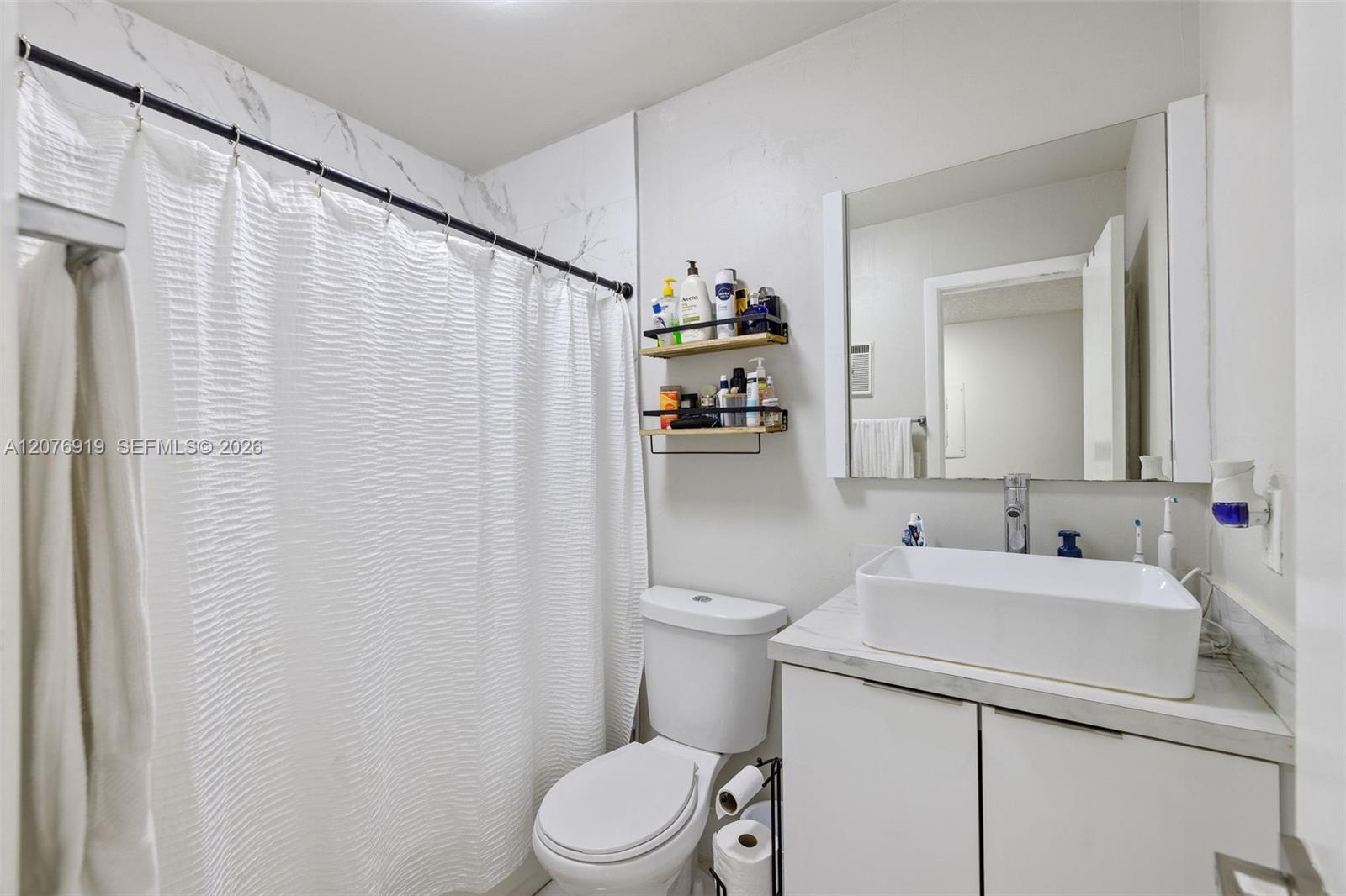 827 Ne 199th Street 206 Property Photo 27
