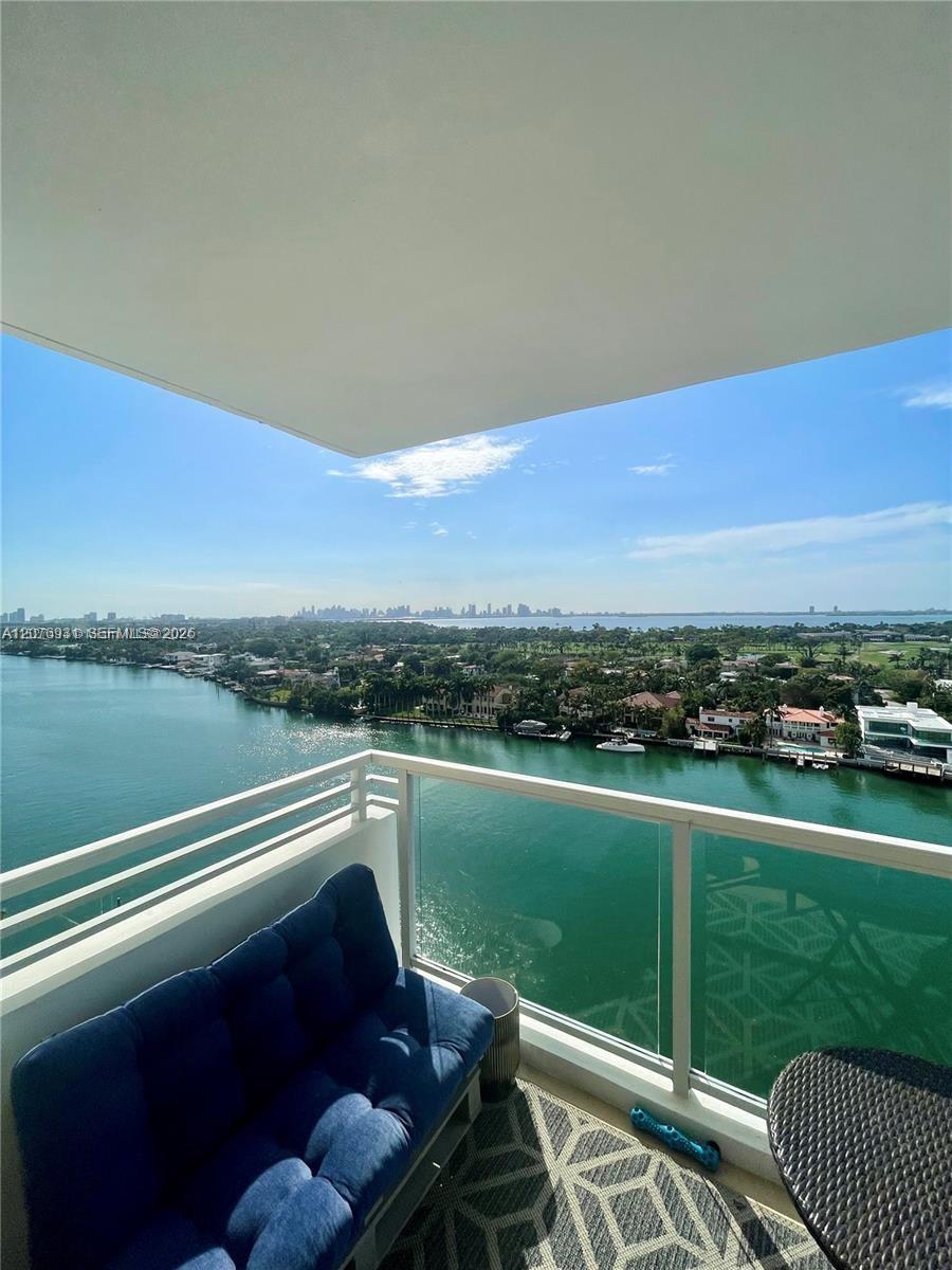 5600 Collins Avenue 16p Property Photo 4