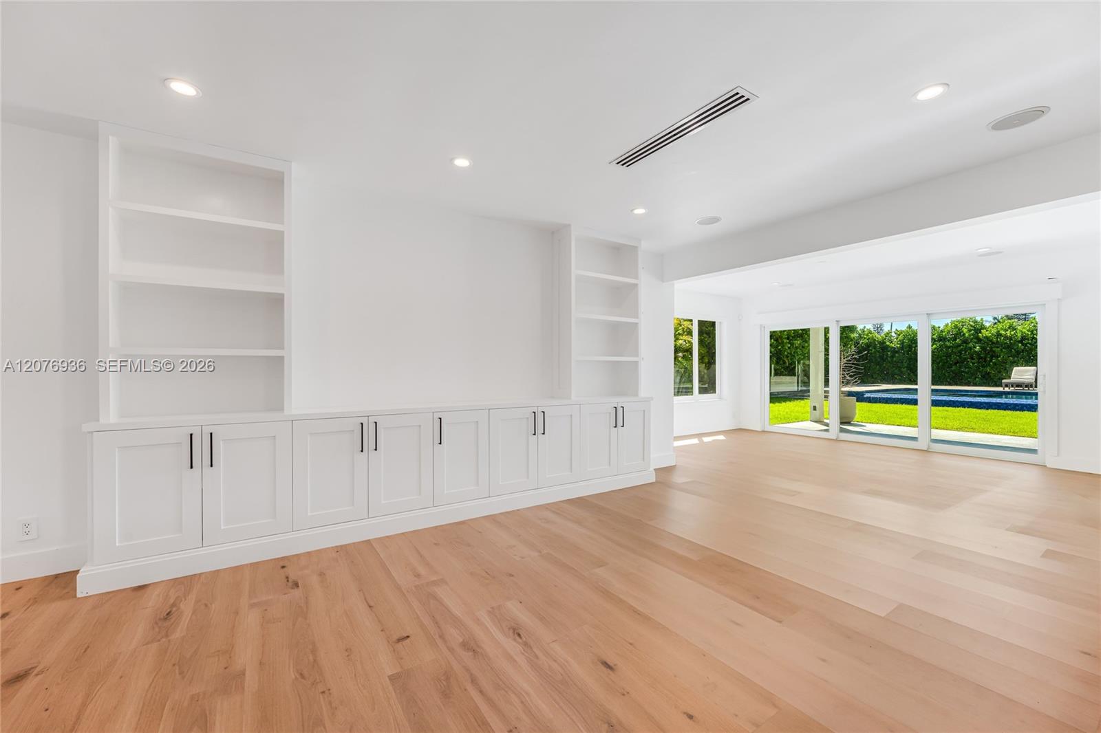 740 S Shore Drive Property Photo 12