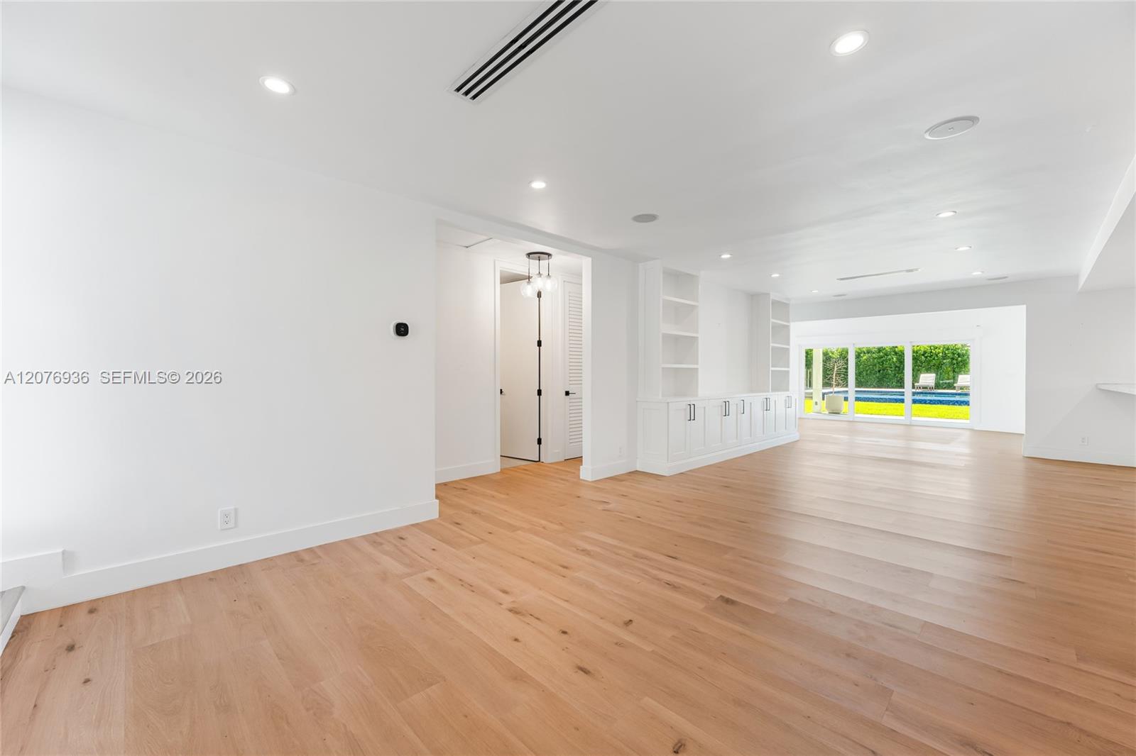 740 S Shore Drive Property Photo 14